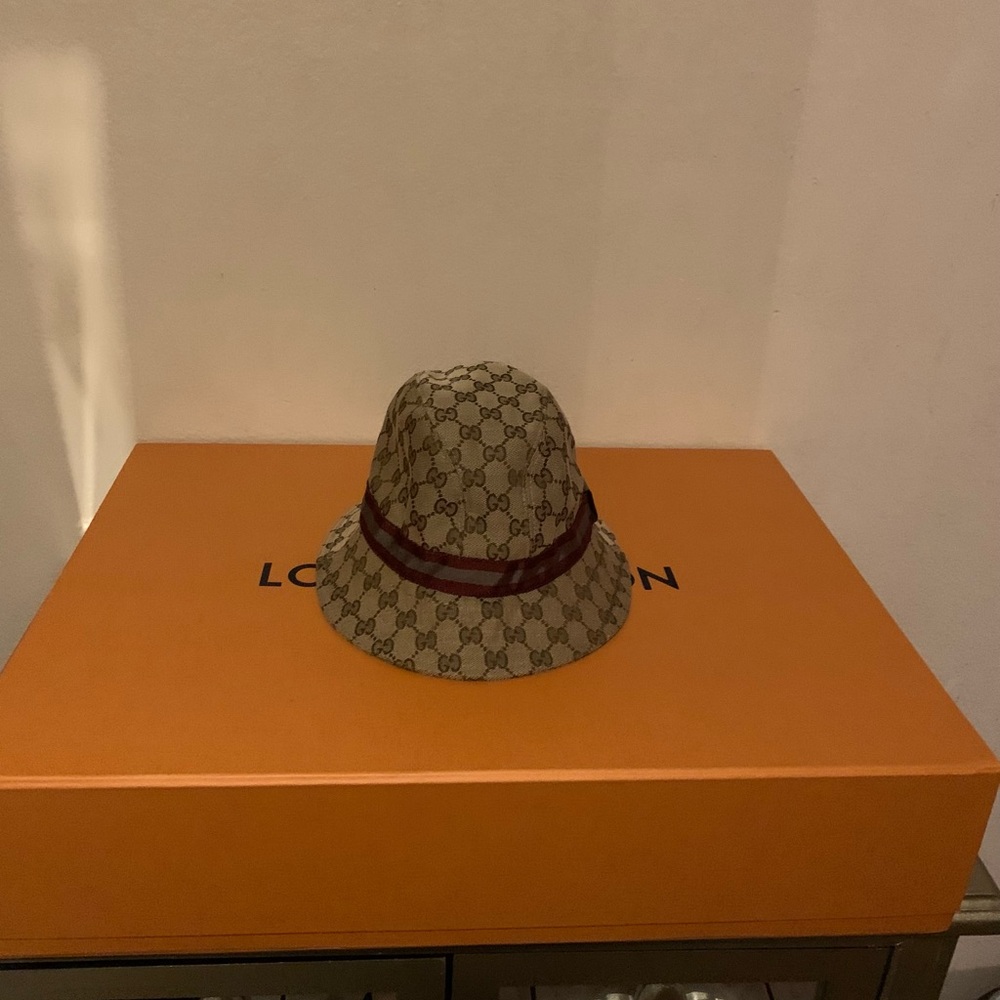 Gucci bucket hat